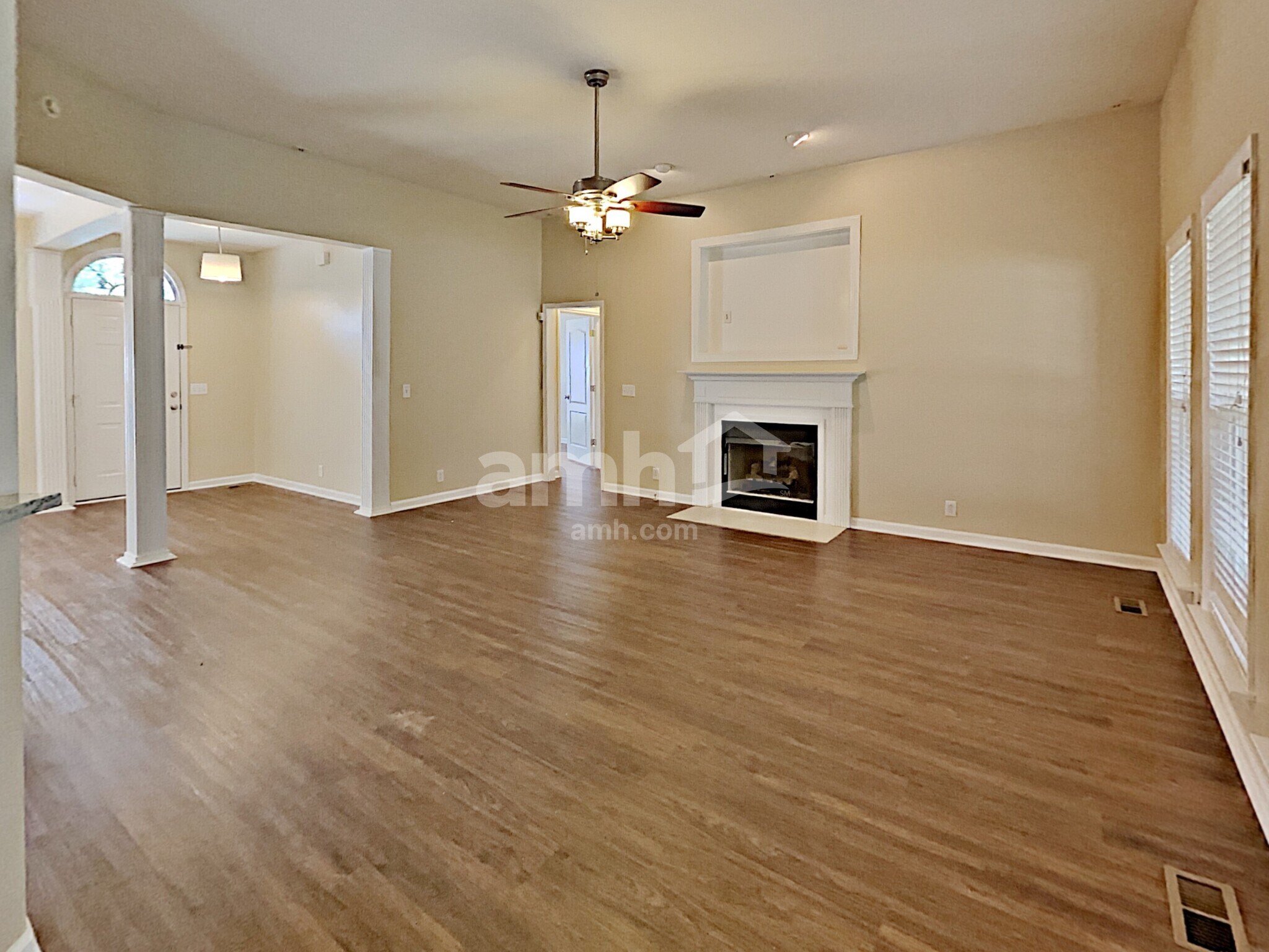 Building Photo - 4002 Greentree Ct