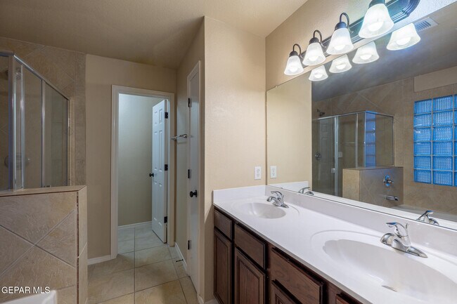 Building Photo - 14212 Otter Point Ct