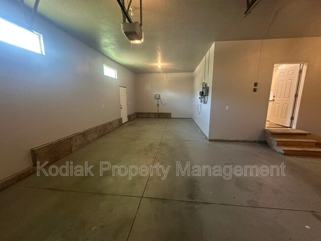 Building Photo - 7555 S 1740 E