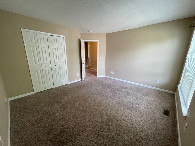 Building Photo - Spring Hill Gem in a Wonderful Location!