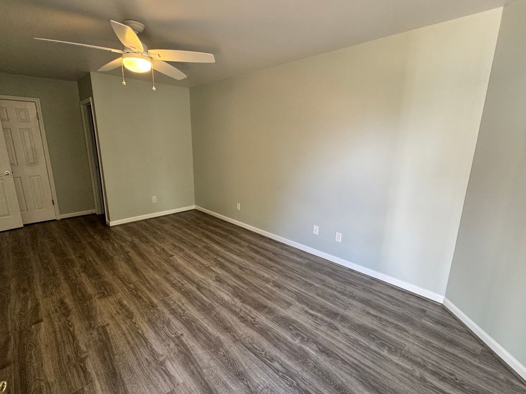 Building Photo - 8013 Bridgepointe Dr