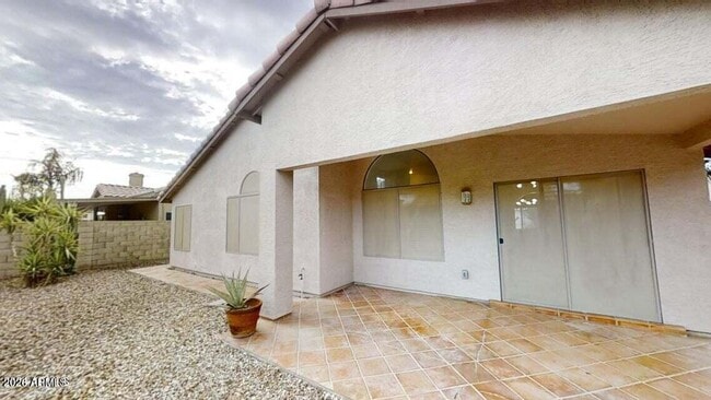 Building Photo - 4445 E Meadow Dr