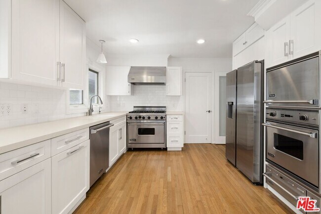 Building Photo - 501 Cascada Way