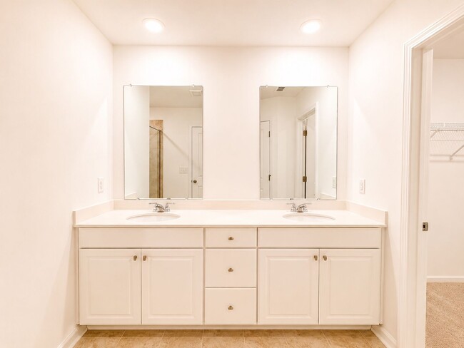 Building Photo - 2837 Rosehall