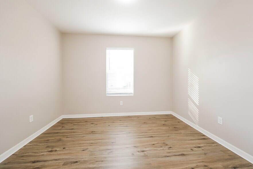 Building Photo - 509 SW 11th Ave