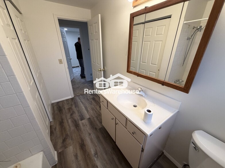 Building Photo - 575 E 10315 S