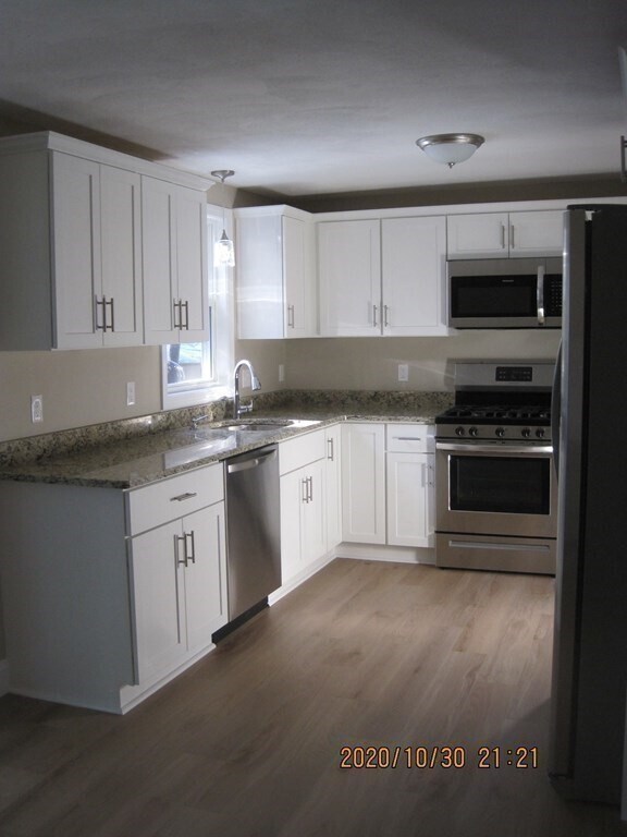 Building Photo - 9 Rickard St