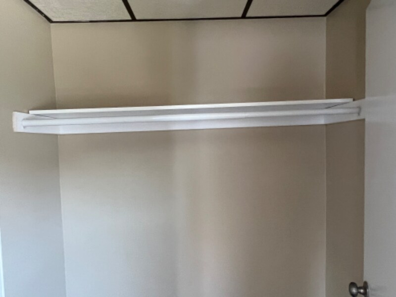 Building Photo - 132 S Apple St