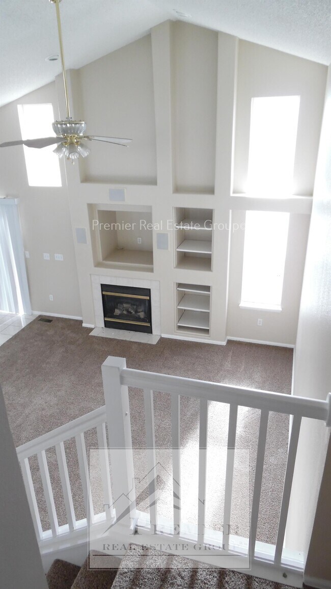 Building Photo - 5831 Instone Cir