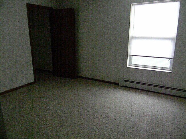 Building Photo - 3360 Vestal Rd