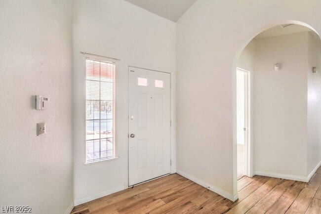 Building Photo - Gated Community, 1-Story, 3 Bedrooms Home ...