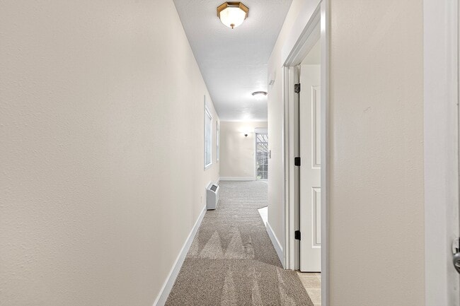 Building Photo - 886 S St