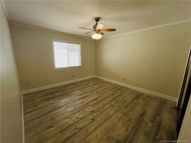 Building Photo - 2061 NE Hoya Calle