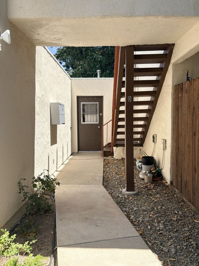Building Photo - 503 E Aliso St