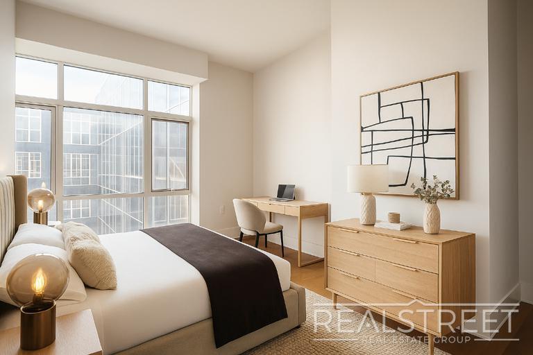 Building Photo - LUXURY 3 BR 2 Bath in Queens!