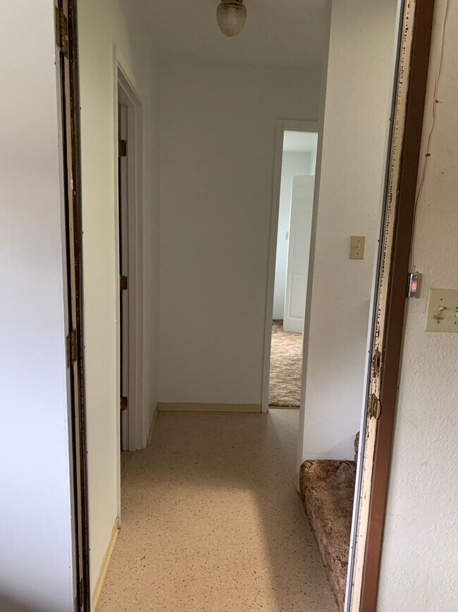 Building Photo - 1432