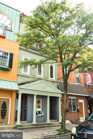 Primary Photo - 2104 South St