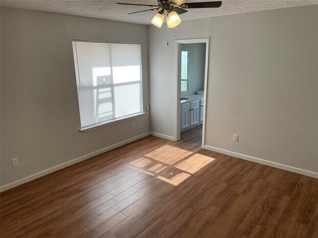 Building Photo - 505 Landing Blvd