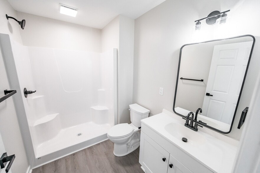 Building Photo - 1008 8th St