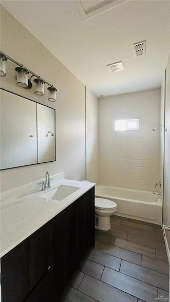 Building Photo - 1204 W Sucre Dr