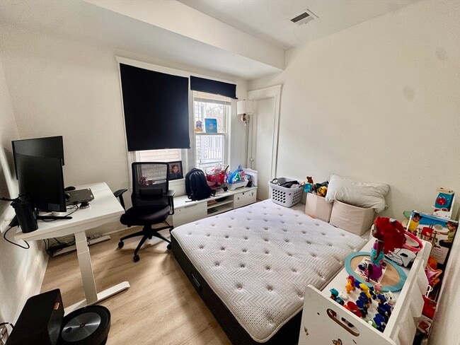 Building Photo - 127 Eliot St