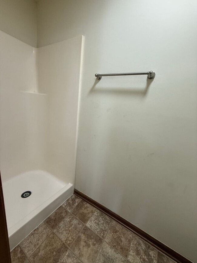 Building Photo - Nice 2 bedroom, 2 bath duplex