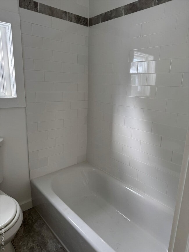 Building Photo - 14 Orchard St