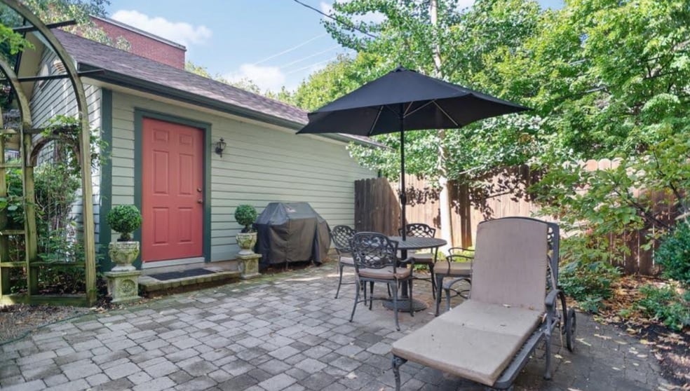 shared backyard - 1306 Oak Ave