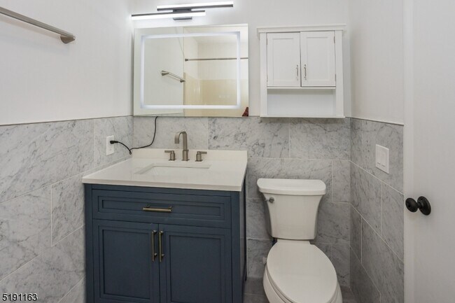 Building Photo - 41 Mt Kemble Ave