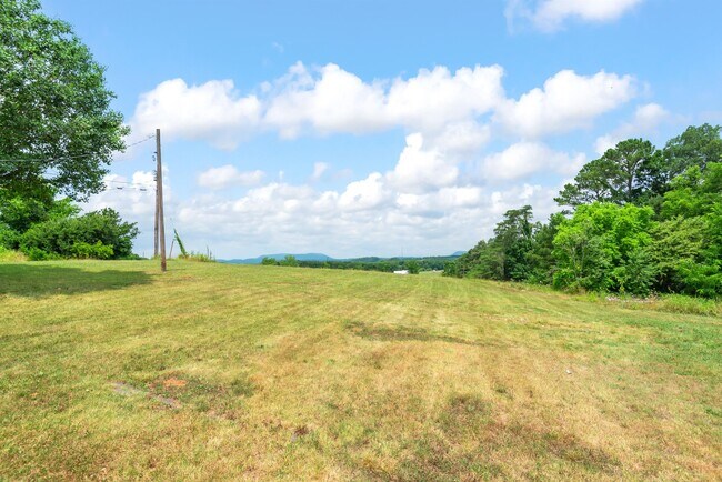 Building Photo - 2832 Vicksburg Ln