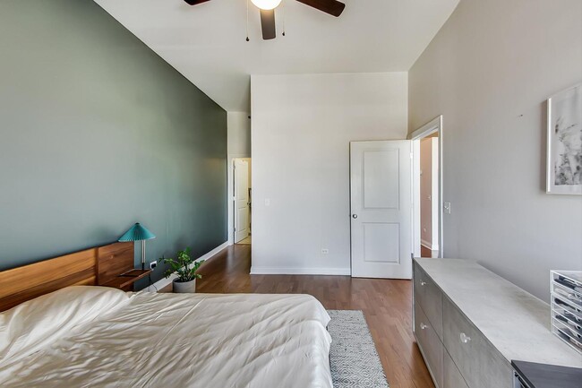 Building Photo - 230 W Division St