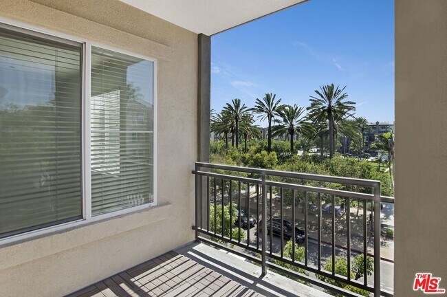 Building Photo - 6020 S Seabluff Dr
