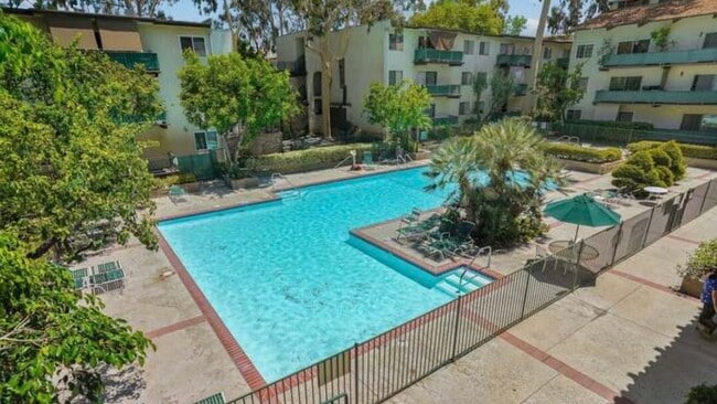 Building Photo - 5460 White Oak Ave