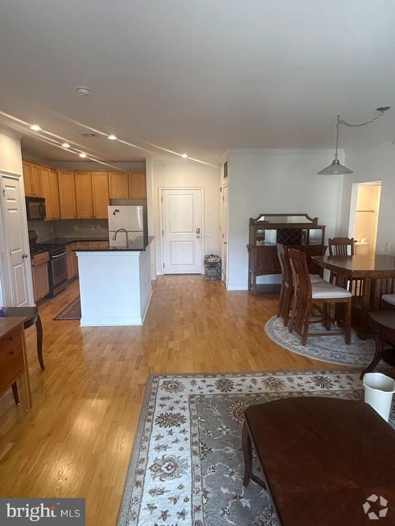 Building Photo - 500 Admirals Way
