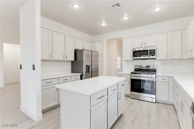 Building Photo - 2084 Tiger Links Dr