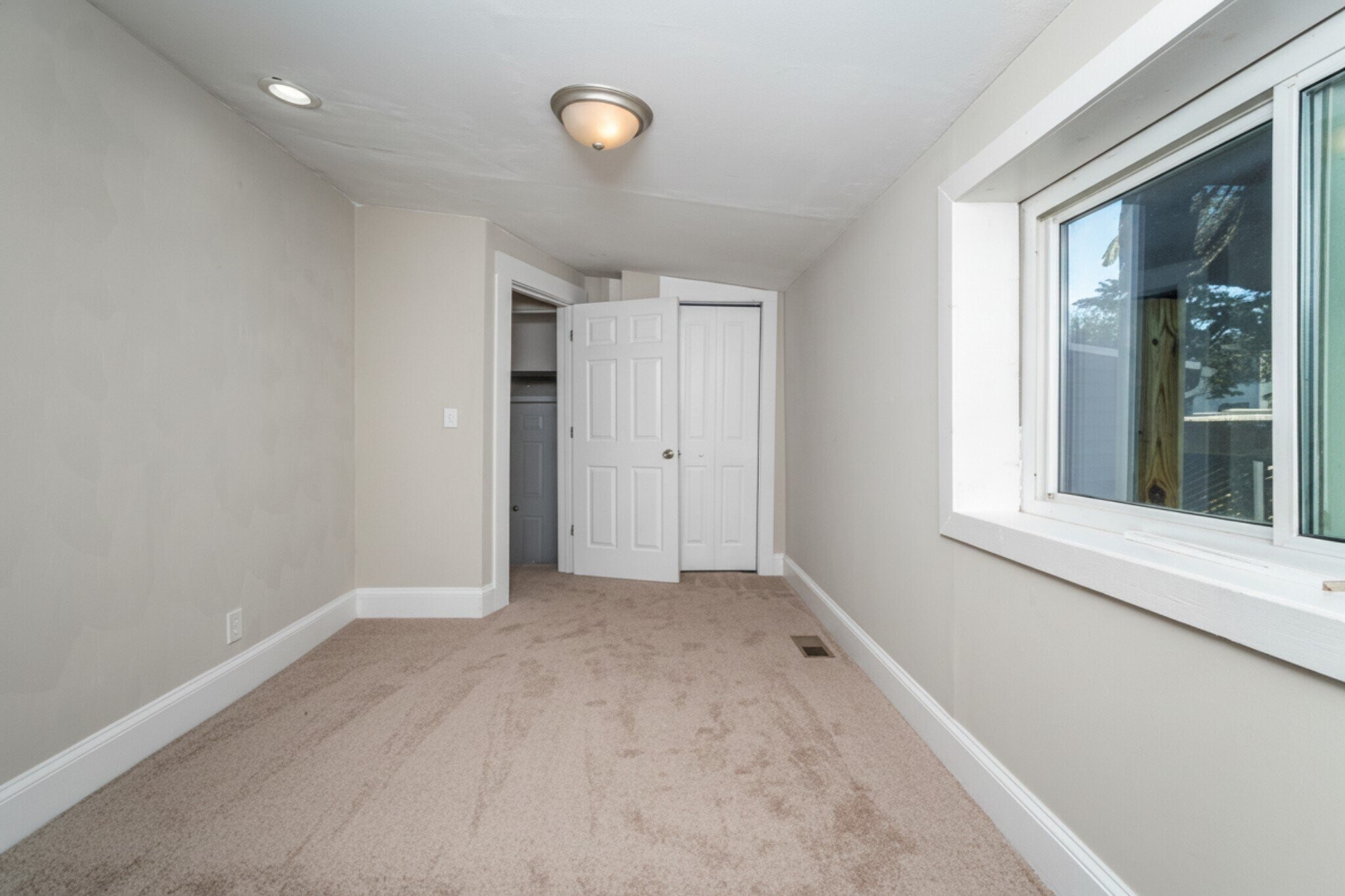 Building Photo - 3027 Grandy Ave