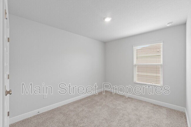 Building Photo - 7104 Cedar Grv Wy