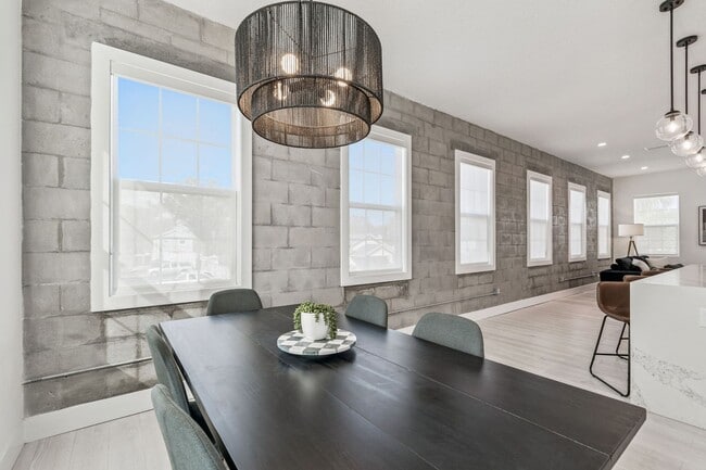 Building Photo - Modern Townhome For Lease in downtown St Pete and Warehouse Arts District