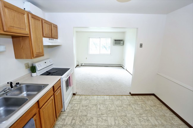 Building Photo - Markham Apartments