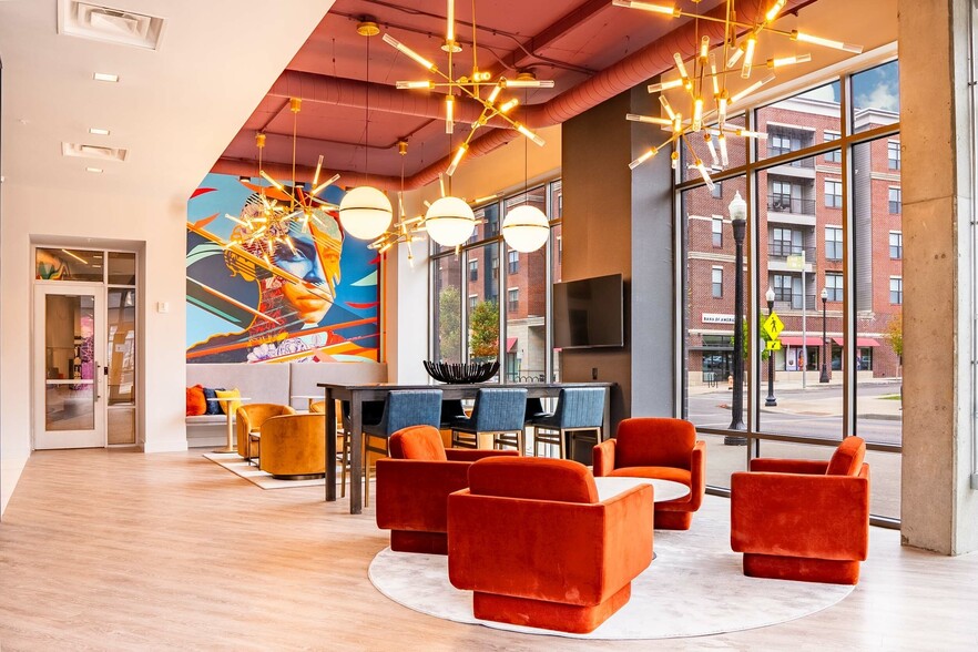 Lobby - 8th and High