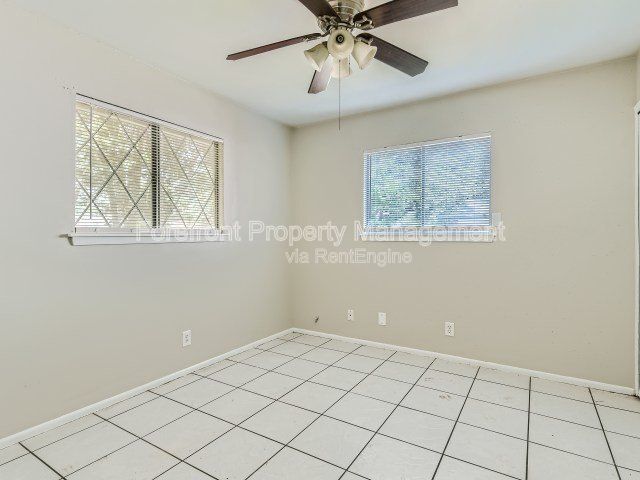 Building Photo - 7422 Stonehouse Dr