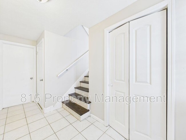 Building Photo - 6304 E 150th Terrace