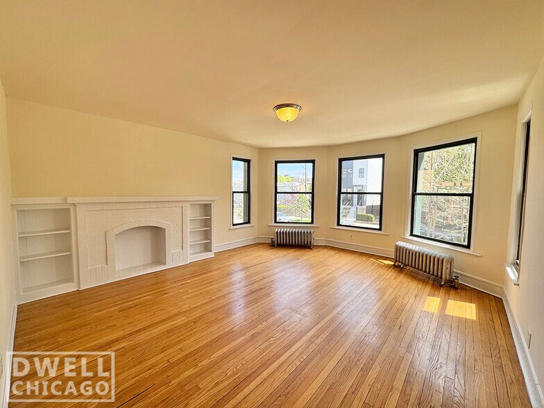 Building Photo - 2350 N Spaulding Ave