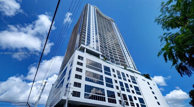 Building Photo - 1600 NE 1st Ave