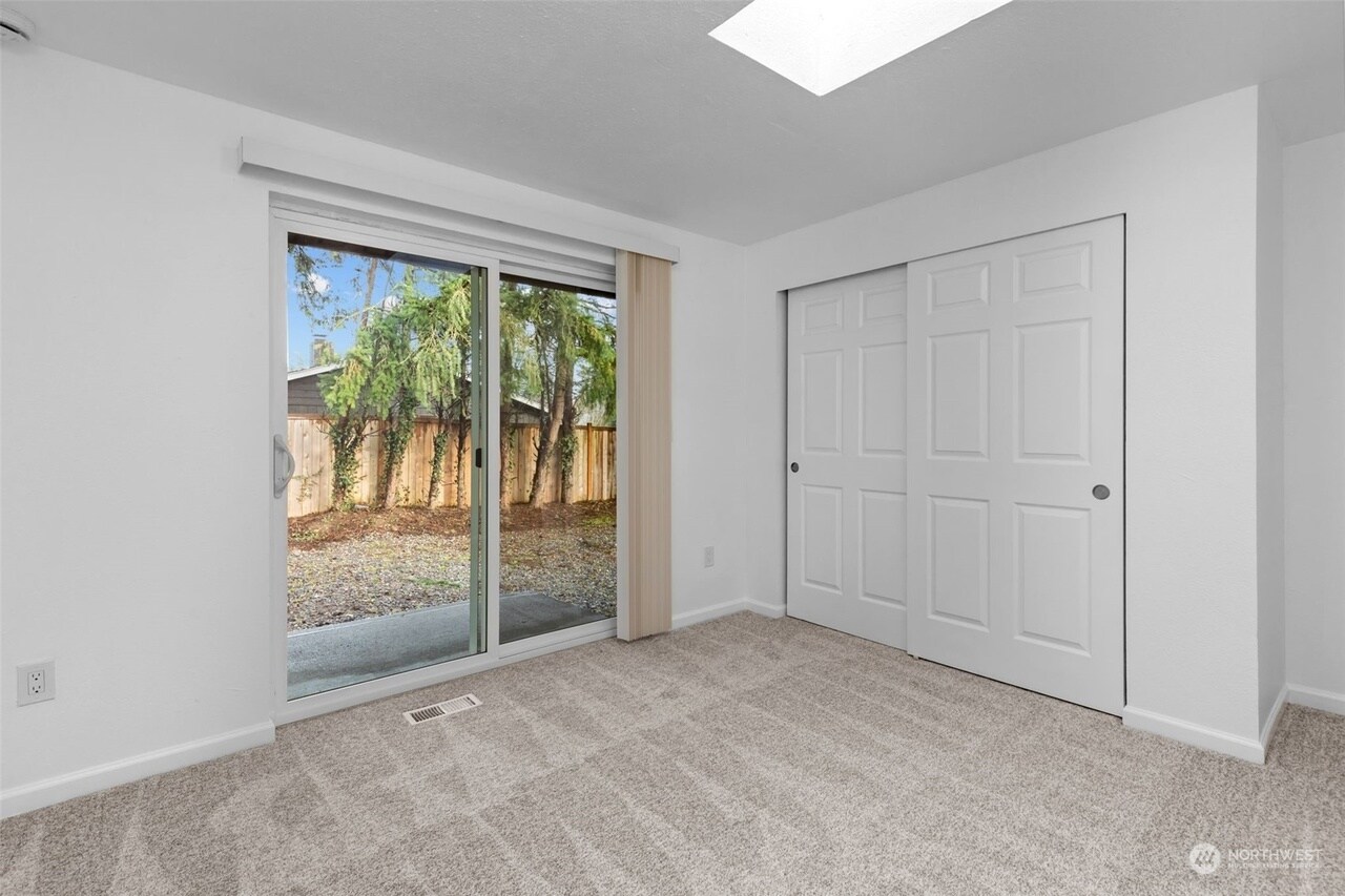 Building Photo - 10320 75th Ave E