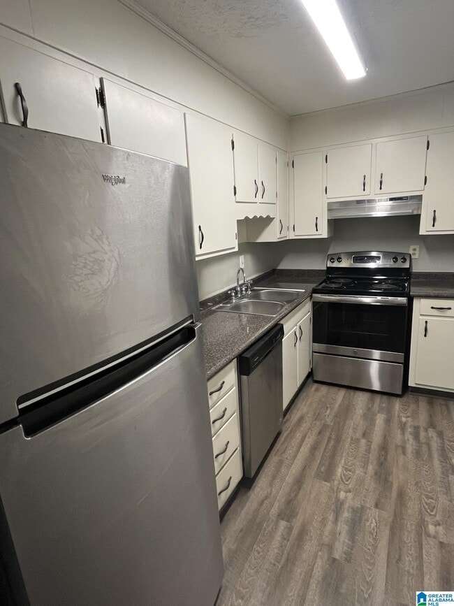 Building Photo - 1340 32nd St S