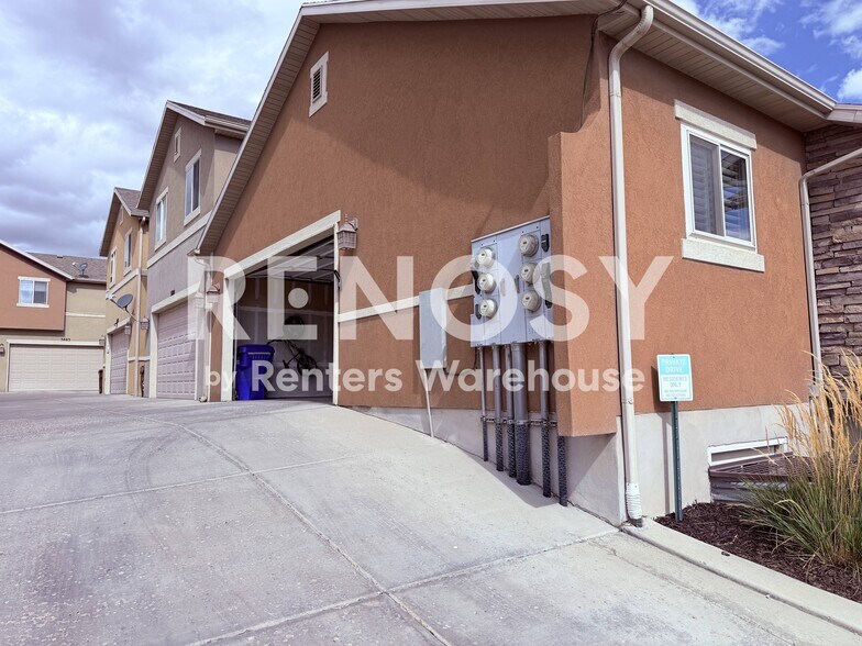 Building Photo - 3891 E Cunninghill Dr