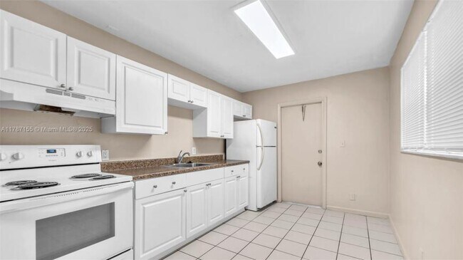 Primary Photo - 2 bedroom in Miramar FL 33023