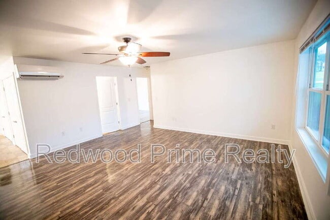 Building Photo - 2321 Smoke Dr