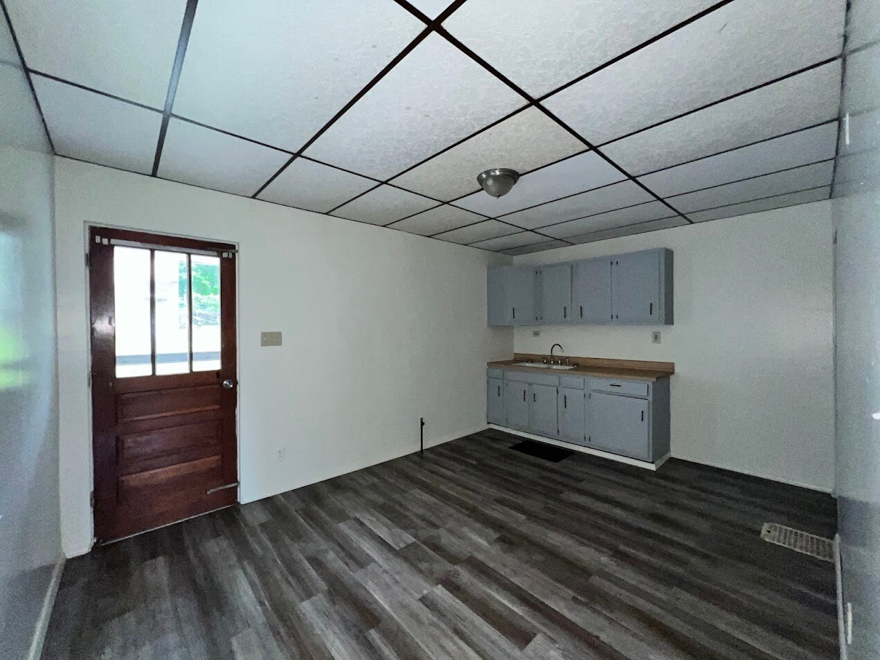 Building Photo - 709 Waddell Ave